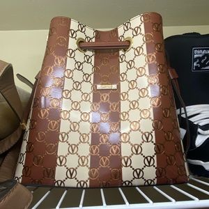 Brand new Valentino shoulder bag in perfect condition